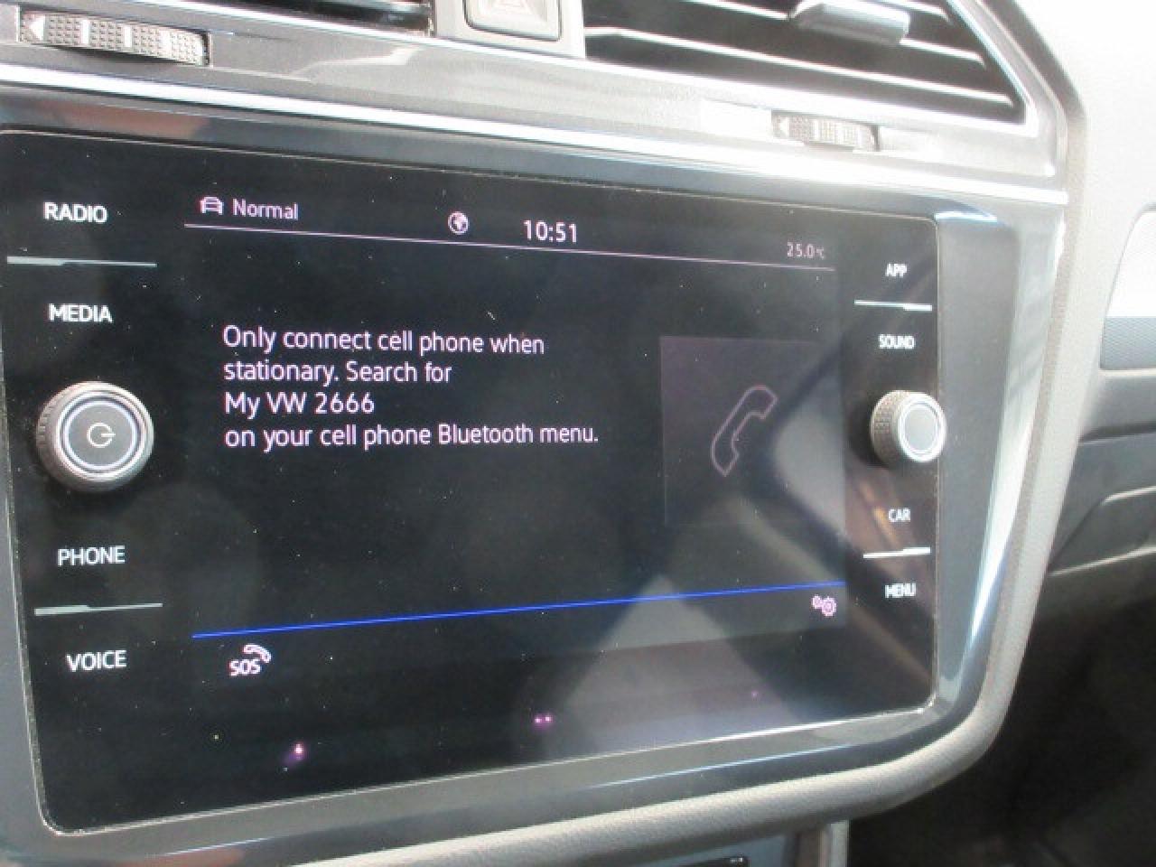 2022 Volkswagen Tiguan COMFORTLINE AWD, ROOF, HTD. LEATHER, 81K! Photo