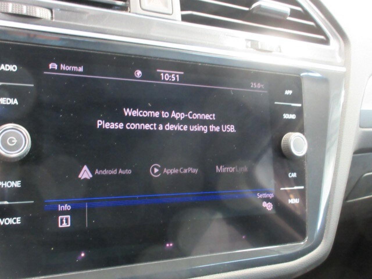 2022 Volkswagen Tiguan COMFORTLINE AWD, ROOF, HTD. LEATHER, 81K! Photo