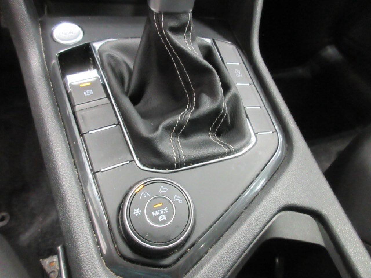 2022 Volkswagen Tiguan COMFORTLINE AWD, ROOF, HTD. LEATHER, 81K! Photo