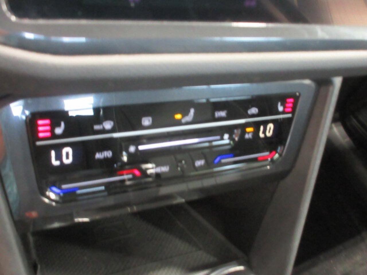 2022 Volkswagen Tiguan COMFORTLINE AWD, ROOF, HTD. LEATHER, 81K! Photo