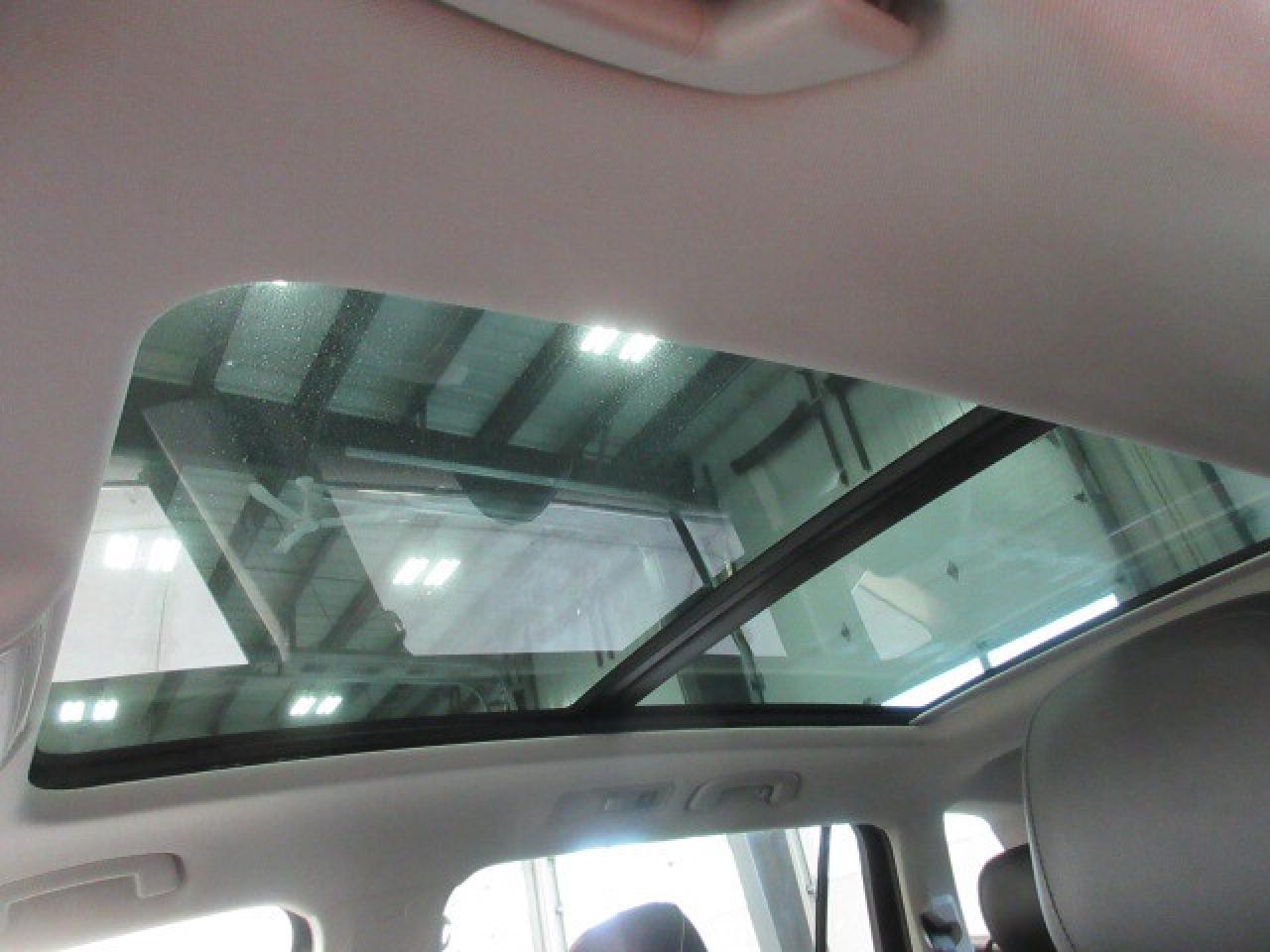 2022 Volkswagen Tiguan COMFORTLINE AWD, ROOF, HTD. LEATHER, 81K! Photo