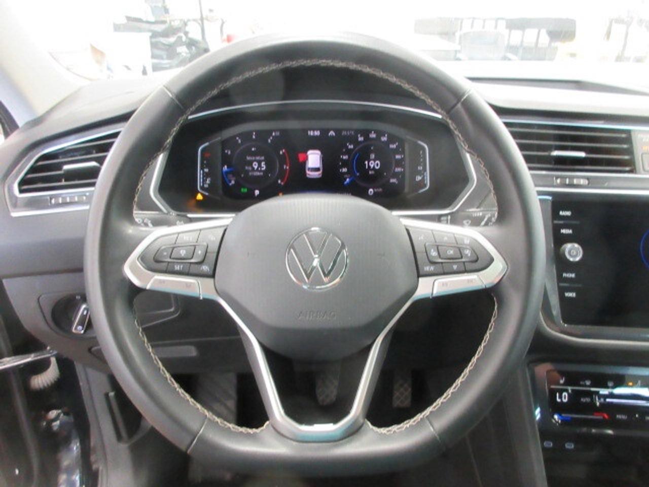 2022 Volkswagen Tiguan COMFORTLINE AWD, ROOF, HTD. LEATHER, 81K! Photo