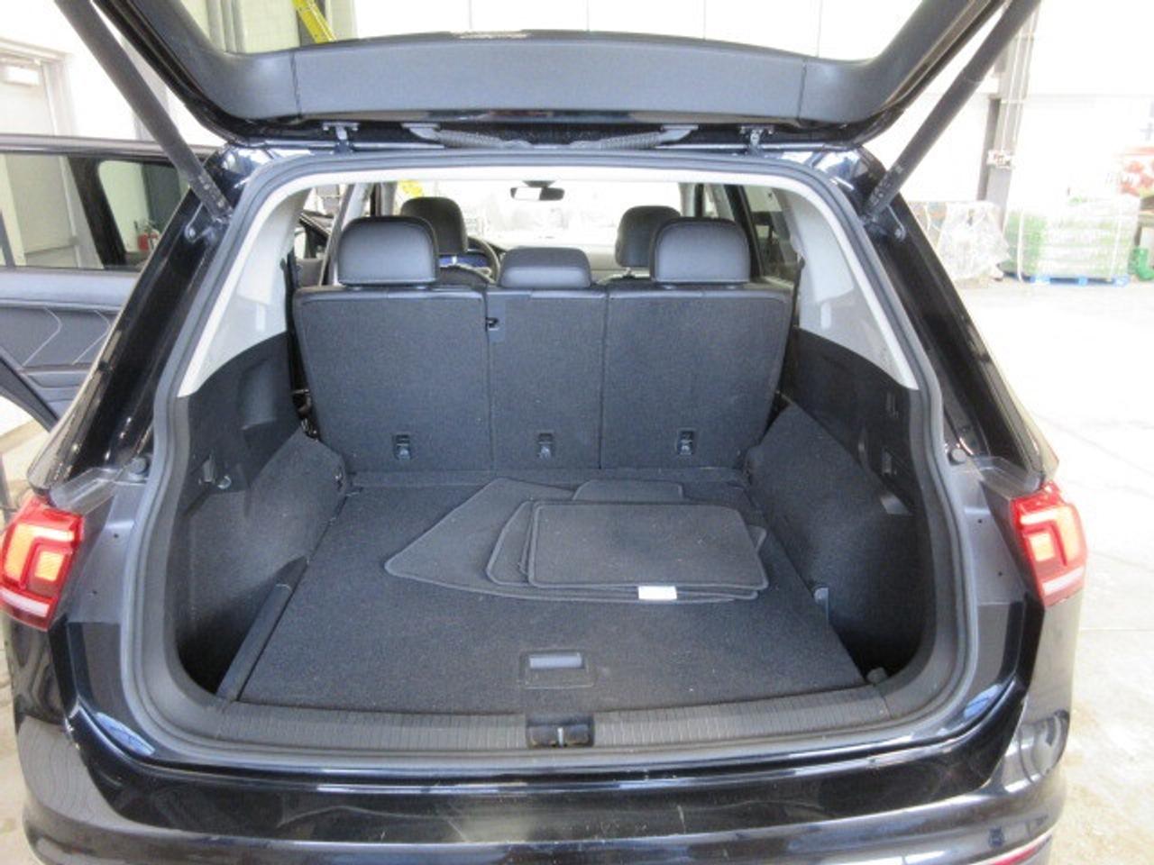 2022 Volkswagen Tiguan COMFORTLINE AWD, ROOF, HTD. LEATHER, 81K! Photo