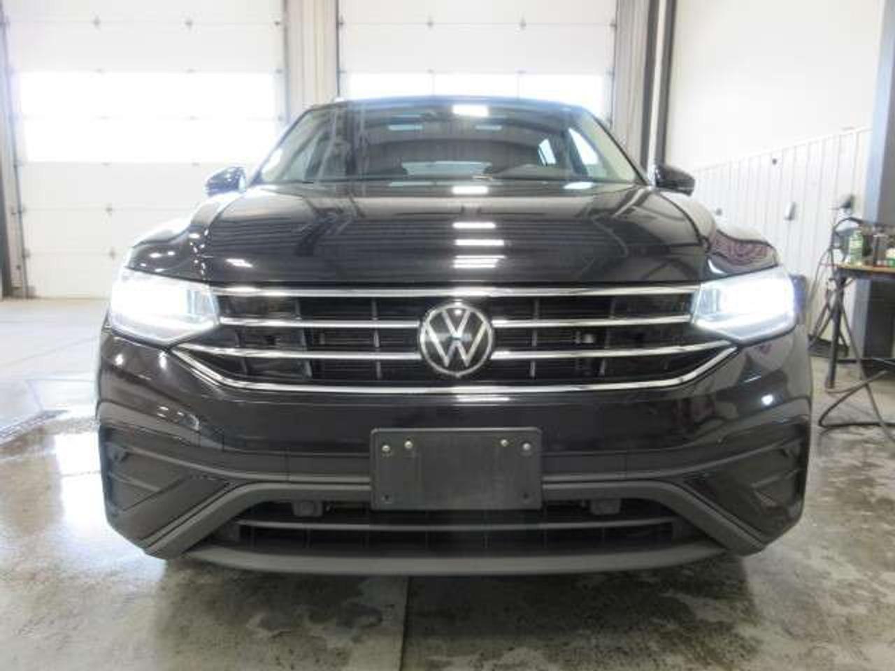 2022 Volkswagen Tiguan COMFORTLINE AWD, ROOF, HTD. LEATHER, 81K! Photo