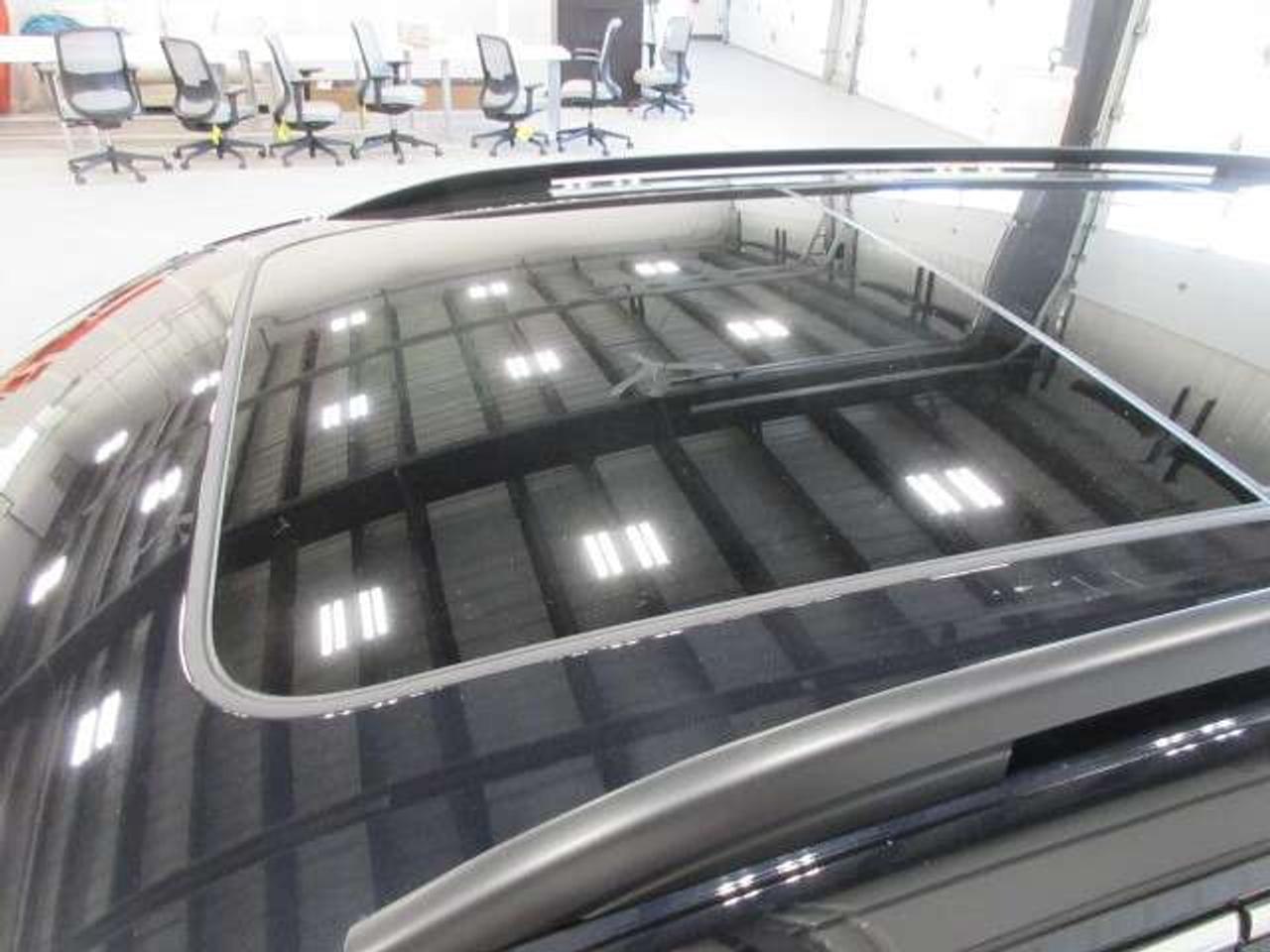 2022 Volkswagen Tiguan COMFORTLINE AWD, ROOF, HTD. LEATHER, 81K! Photo