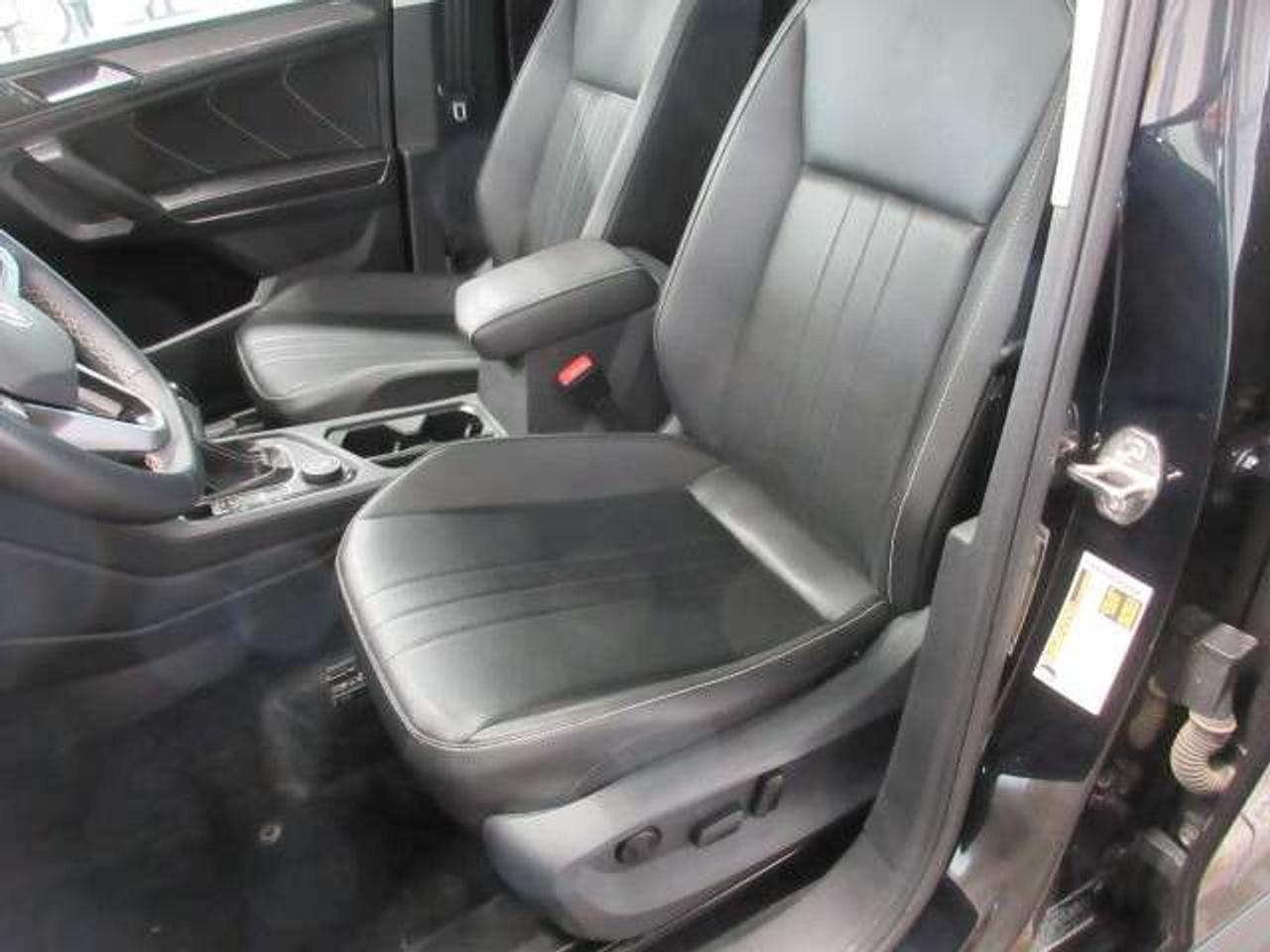 2022 Volkswagen Tiguan COMFORTLINE AWD, ROOF, HTD. LEATHER, 81K! Photo