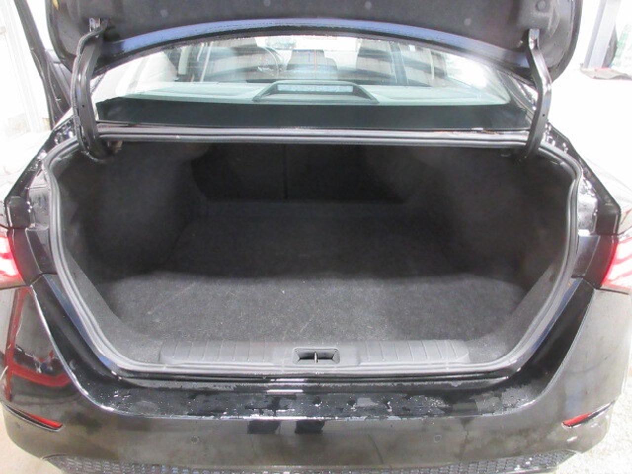 2024 Nissan Sentra SV, HTD. SEATS, ALLOYS, A/C, APPLE/ANDROID, 56K! Photo