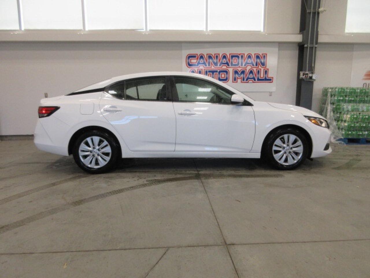 2023 Nissan Sentra S PLUS, AUTO, A/C, HTD. SEATS, APPLE/ANDROID, 14K! Photo