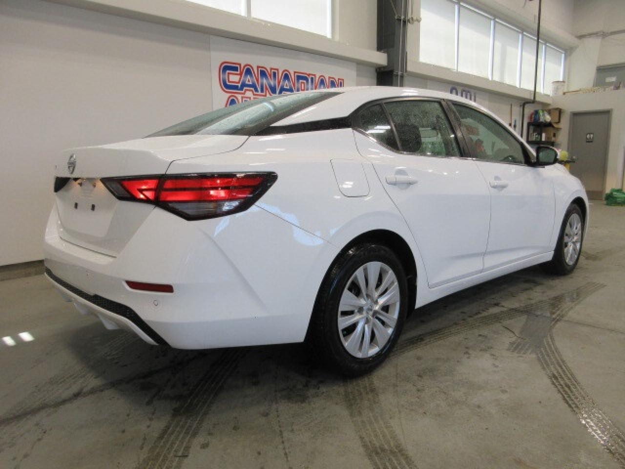 2023 Nissan Sentra S PLUS, AUTO, A/C, HTD. SEATS, APPLE/ANDROID, 14K! Photo