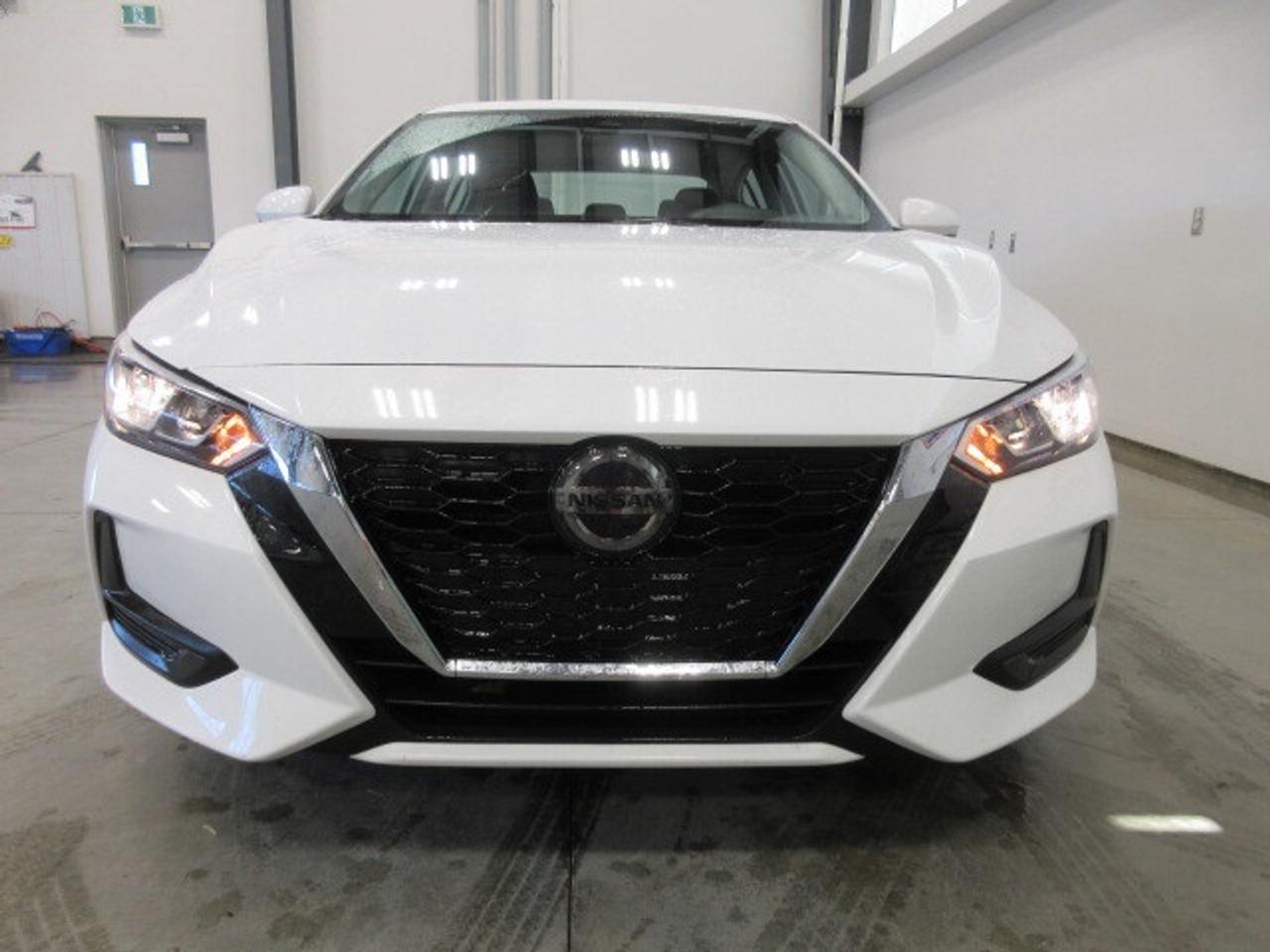 2023 Nissan Sentra S PLUS, AUTO, A/C, HTD. SEATS, APPLE/ANDROID, 14K! Photo