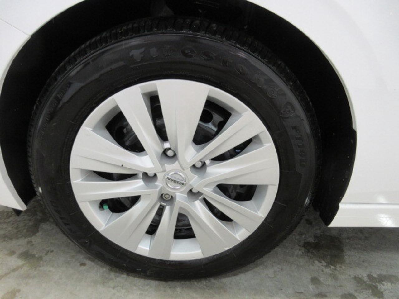 2023 Nissan Sentra S PLUS, AUTO, A/C, HTD. SEATS, APPLE/ANDROID, 14K! Photo