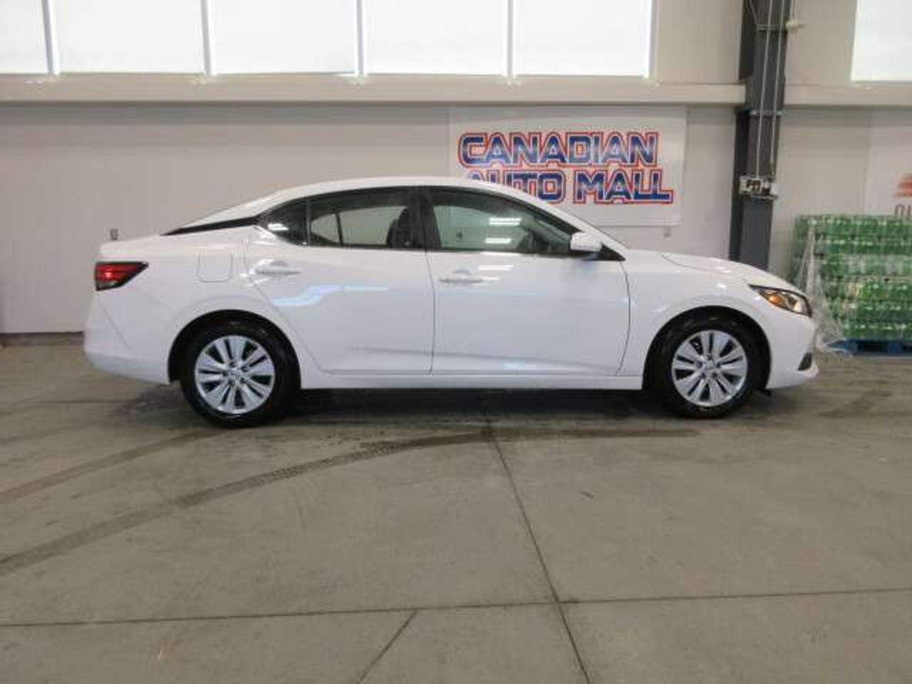 2023 Nissan Sentra S PLUS, AUTO, A/C, HTD. SEATS, APPLE/ANDROID, 14K! Photo