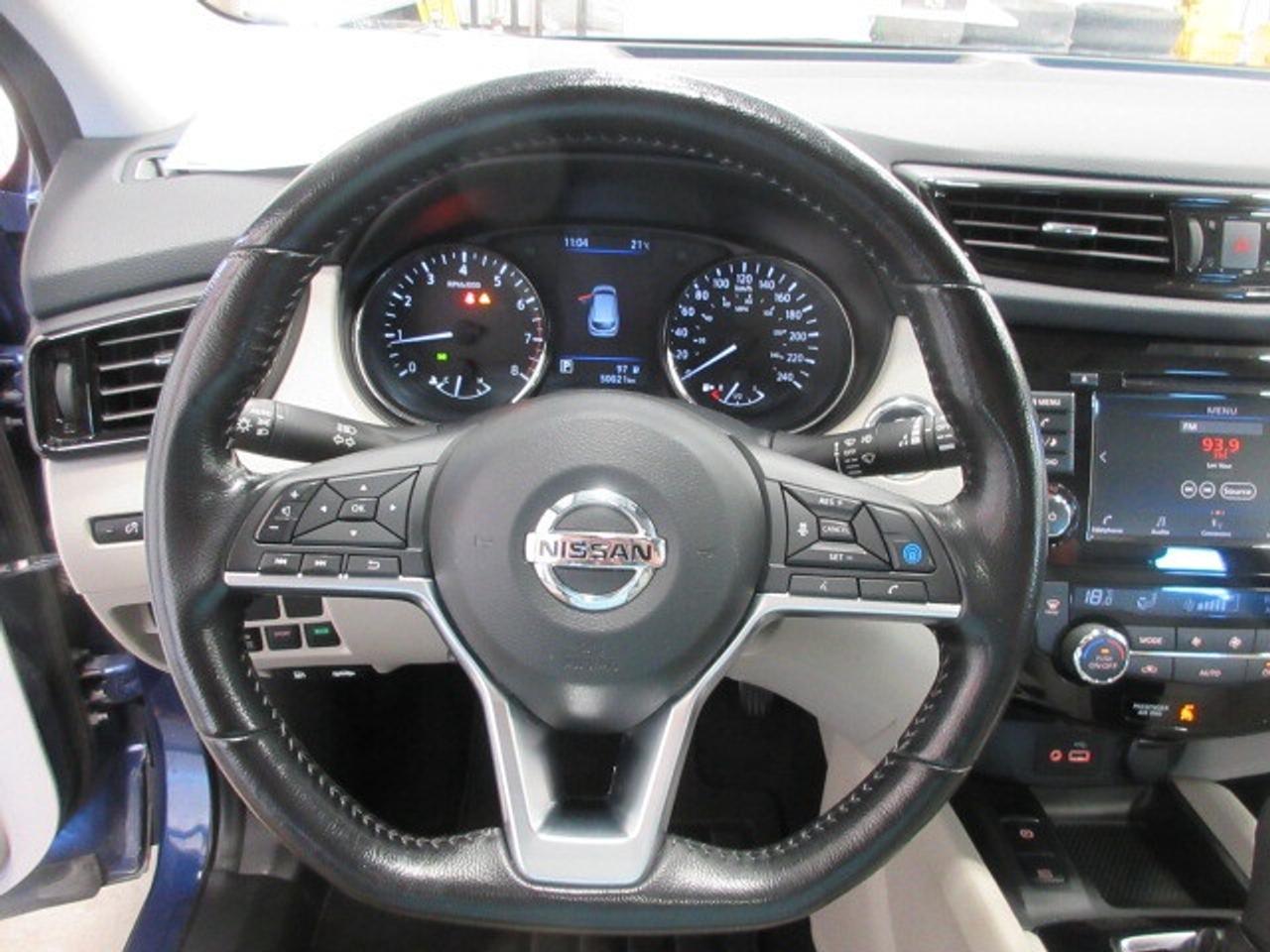2023 Nissan Qashqai SV AWD, ROOF, APPLE/ANDROID, CAMERA, 50K! Photo