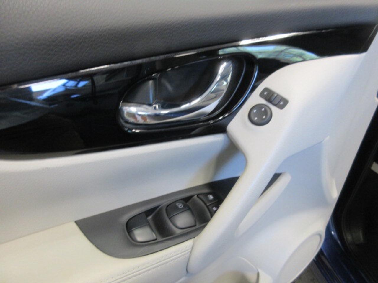 2023 Nissan Qashqai SV AWD, ROOF, APPLE/ANDROID, CAMERA, 50K! Photo