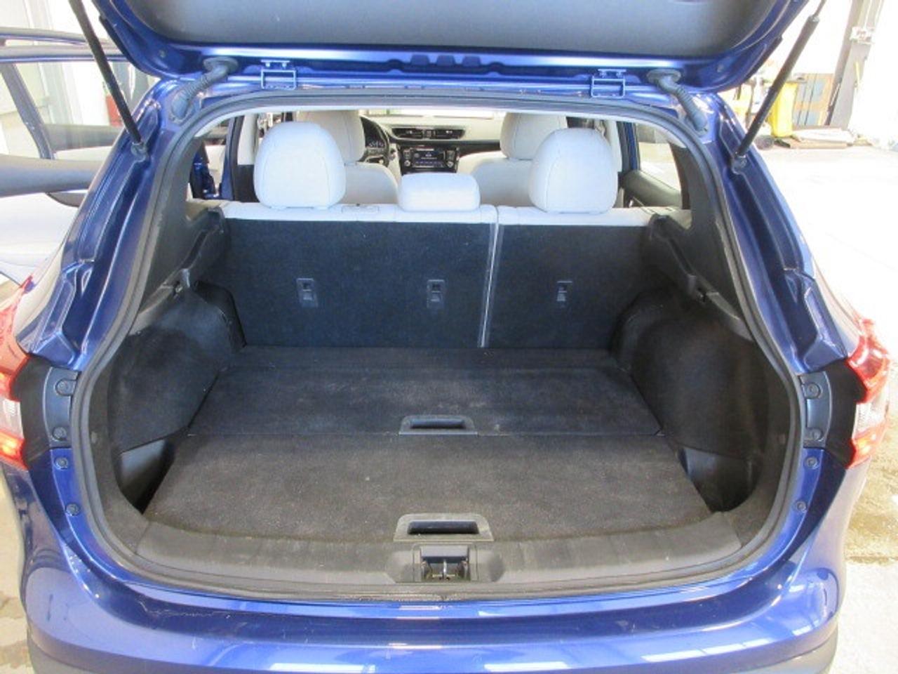 2023 Nissan Qashqai SV AWD, ROOF, APPLE/ANDROID, CAMERA, 50K! Photo