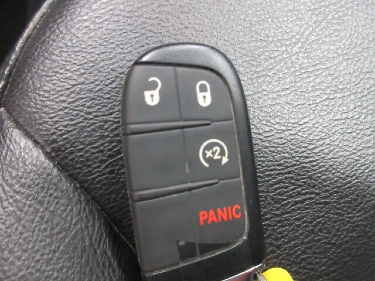 2021 Jeep Compass NORTH 4X4, ROOF, ALLOYS, AUTOSTART, 96K! Photo