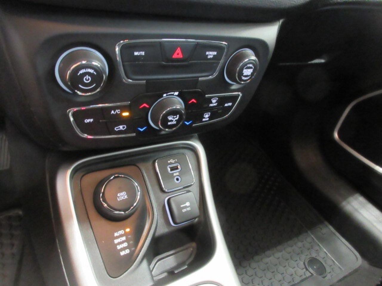 2021 Jeep Compass NORTH 4X4, ROOF, ALLOYS, AUTOSTART, 96K! Photo