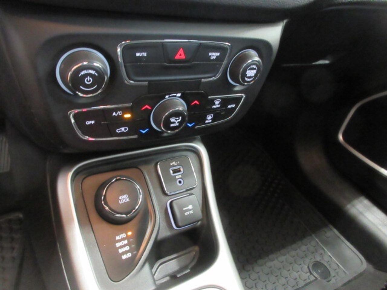 2021 Jeep Compass NORTH 4X4, ROOF, ALLOYS, AUTOSTART, 96K! Photo