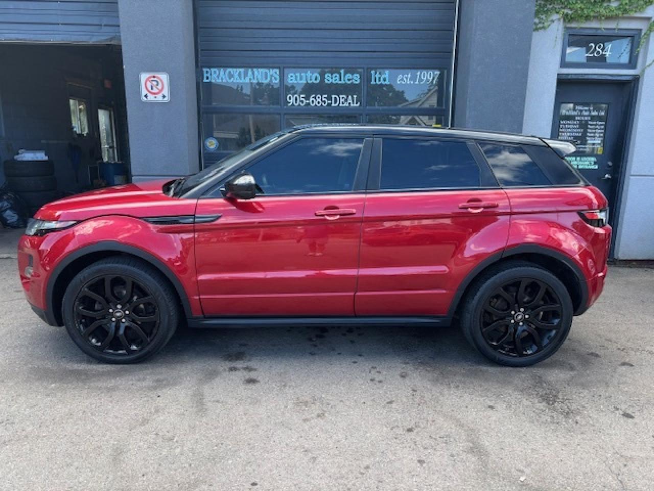 2015 Land Rover Range Rover Evoque Dynamic, PANO ROOF, NAVI, EXTREMELY SHARP!! Photo