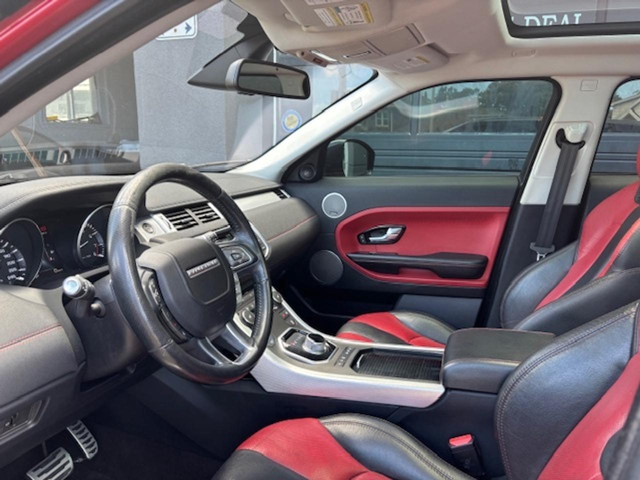 2015 Land Rover Range Rover Evoque Dynamic, PANO ROOF, NAVI, EXTREMELY SHARP!! Photo