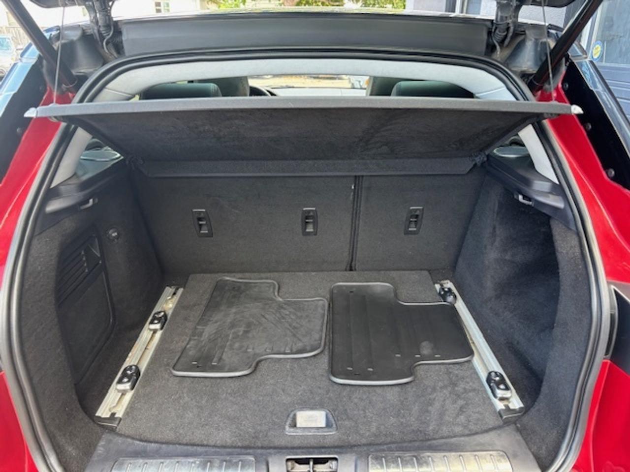 2015 Land Rover Range Rover Evoque Dynamic, PANO ROOF, NAVI, EXTREMELY SHARP!! Photo