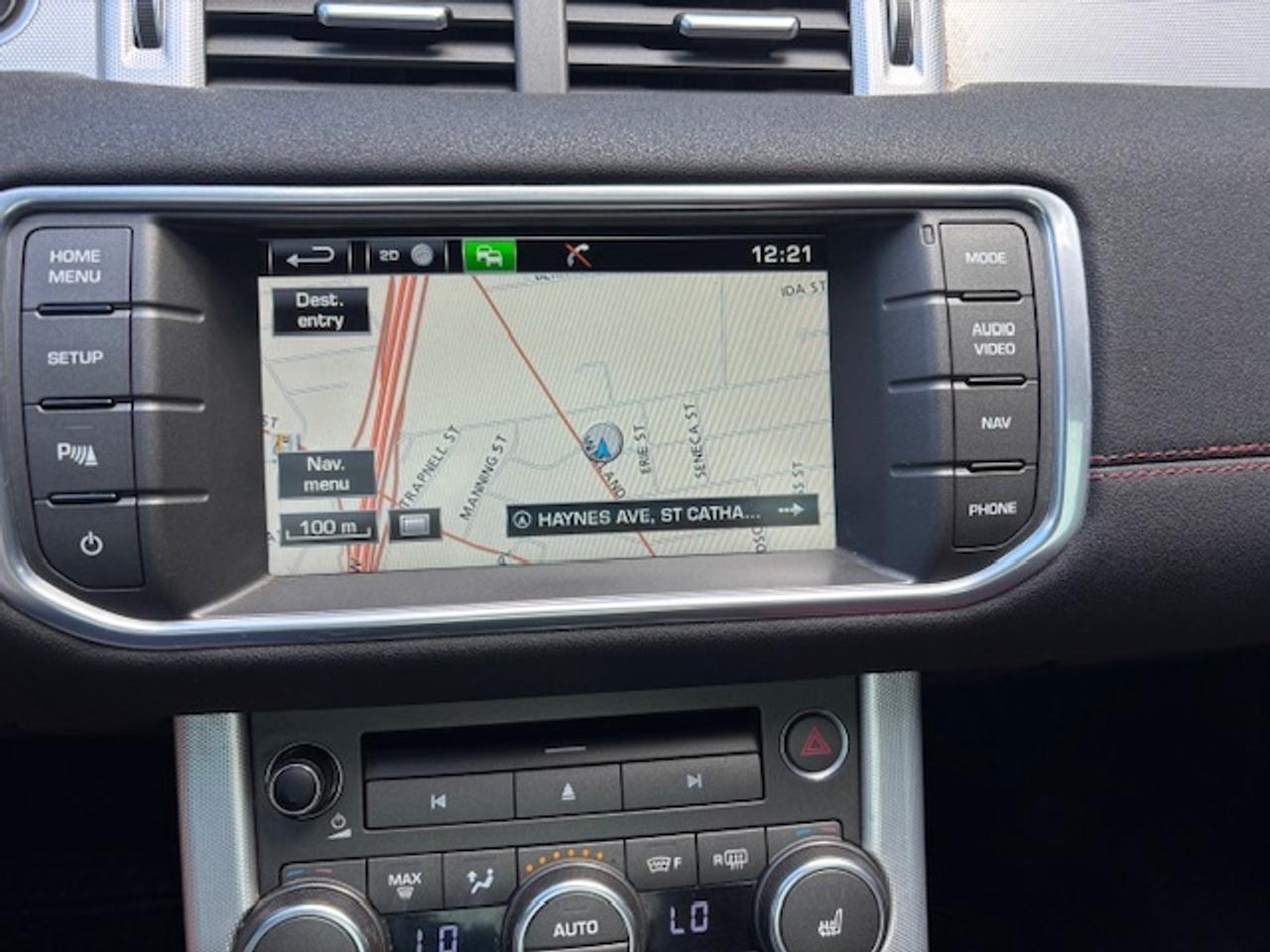 2015 Land Rover Range Rover Evoque Dynamic, PANO ROOF, NAVI, EXTREMELY SHARP!! Photo