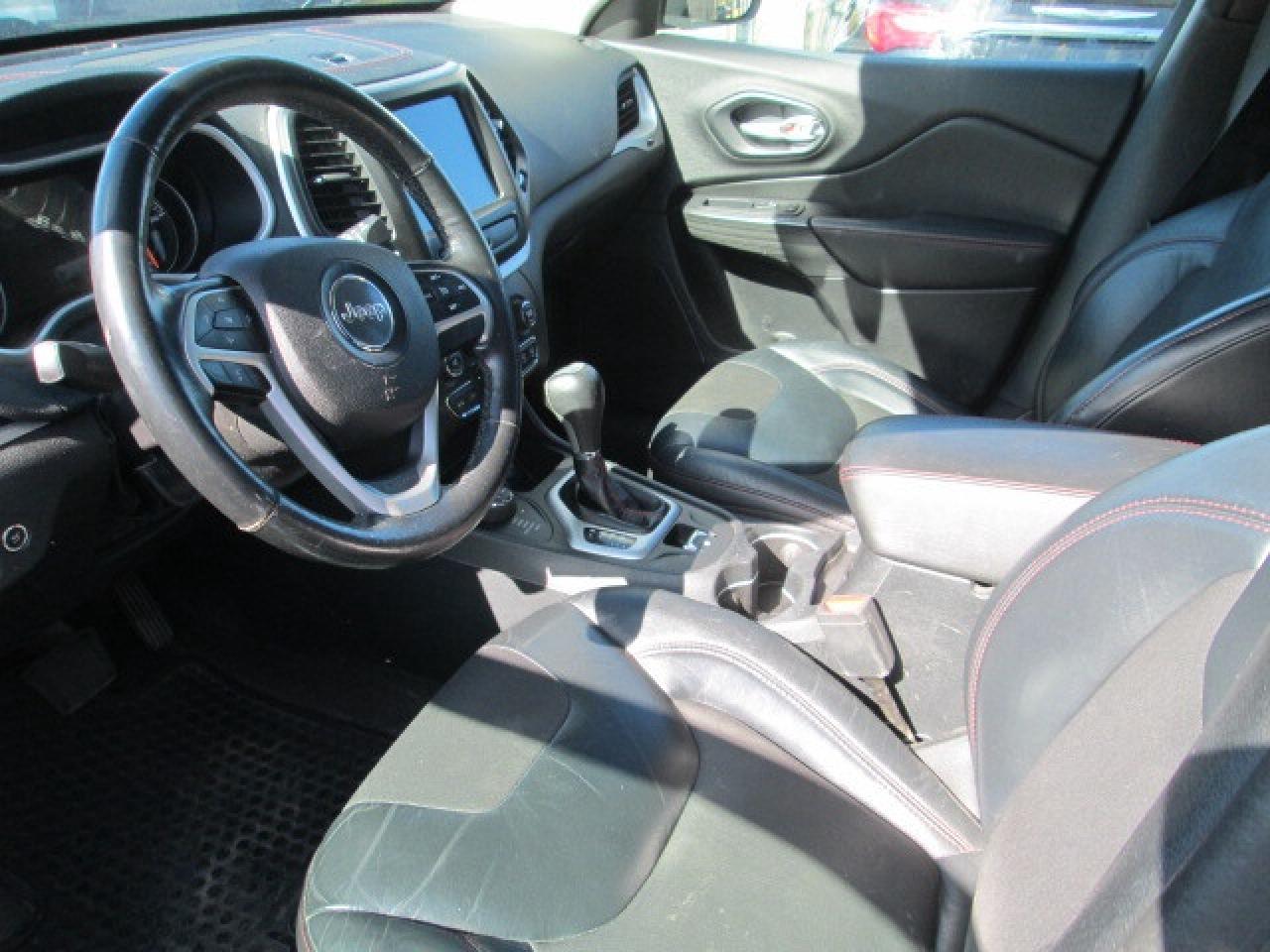 2016 Jeep Cherokee 4WD 4dr Trailhawk, Leather, Navigation Photo