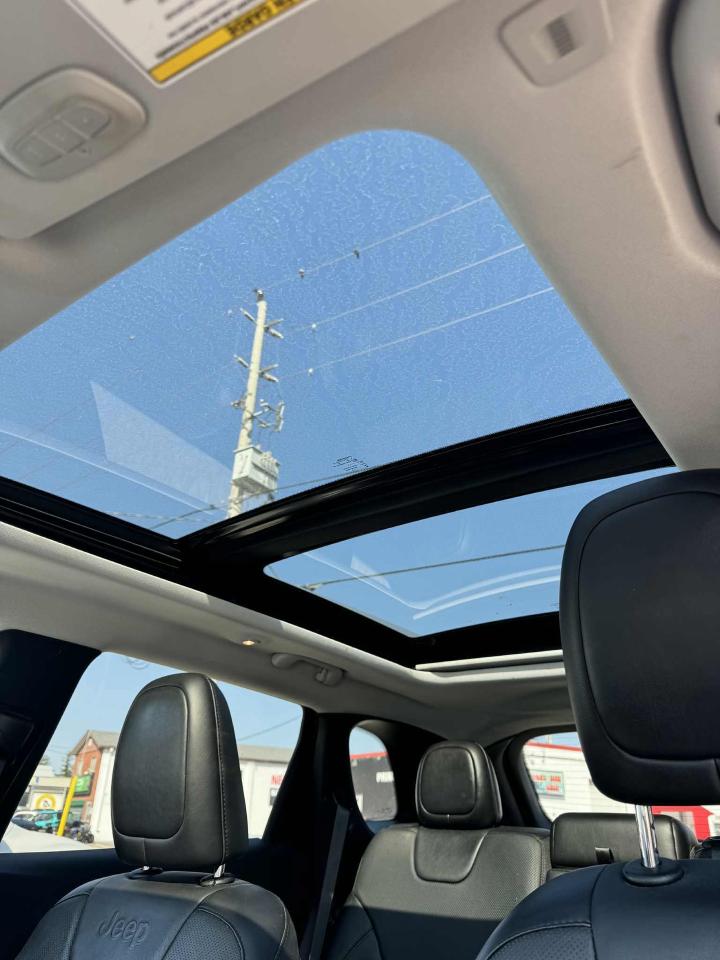 2019 Jeep Cherokee Limited 4x4, Leather, Sunroof Photo