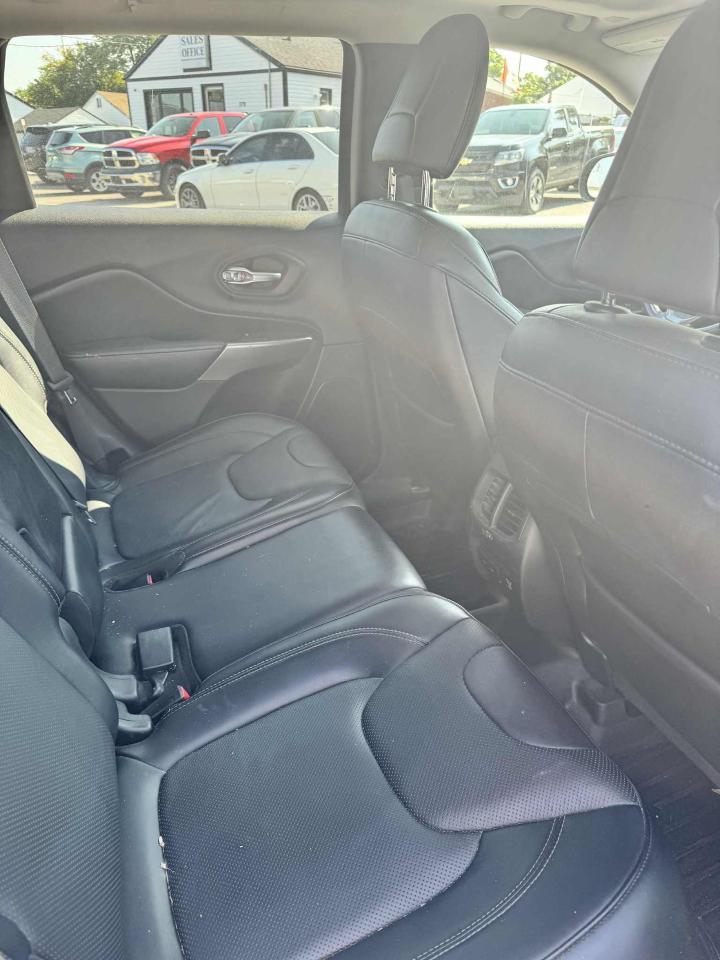 2019 Jeep Cherokee Limited 4x4, Leather, Sunroof Photo