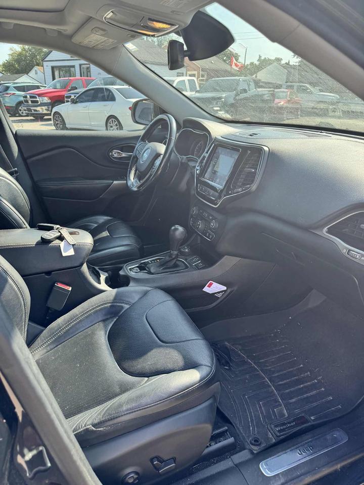 2019 Jeep Cherokee Limited 4x4, Leather, Sunroof Photo4