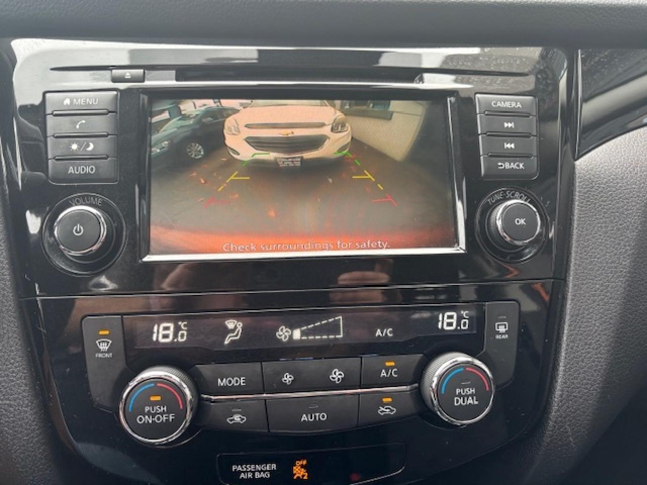 2020 Nissan Qashqai AWD SV CVT, SUNROOF, REVERSE CAM, HEATED SEATS!! Photo