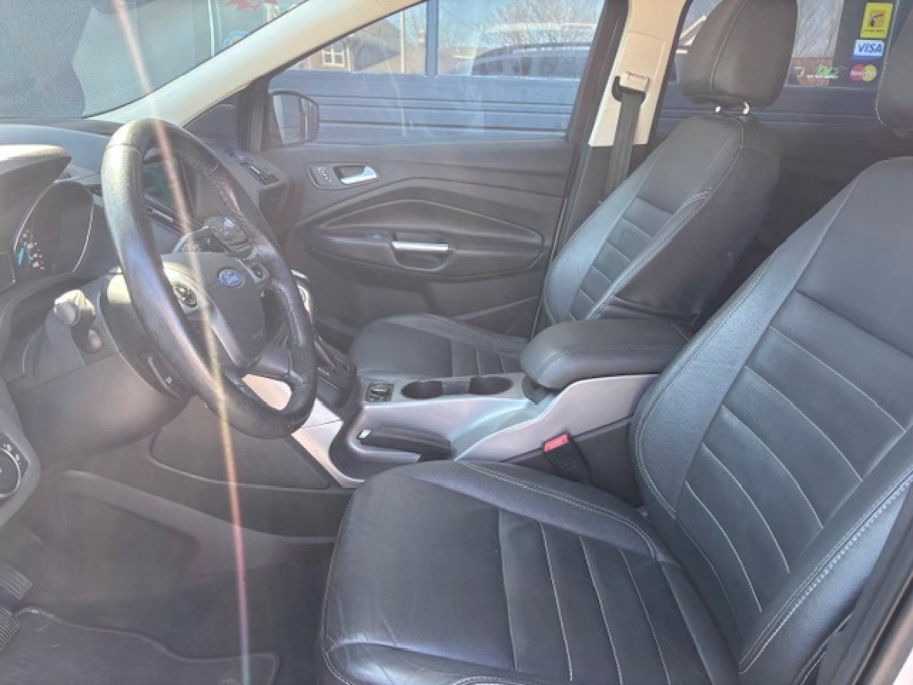 2015 Ford Escape FWD SE,LEATHER, REVERSE CAM, ECONOMICAL!! Photo