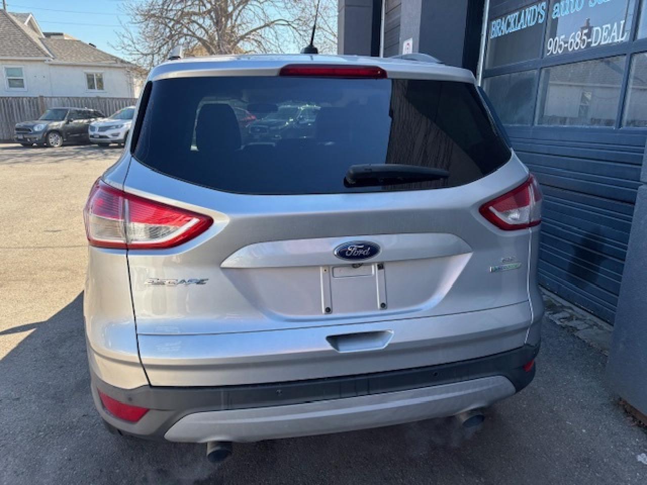 2015 Ford Escape FWD SE,LEATHER, REVERSE CAM, ECONOMICAL!! Photo
