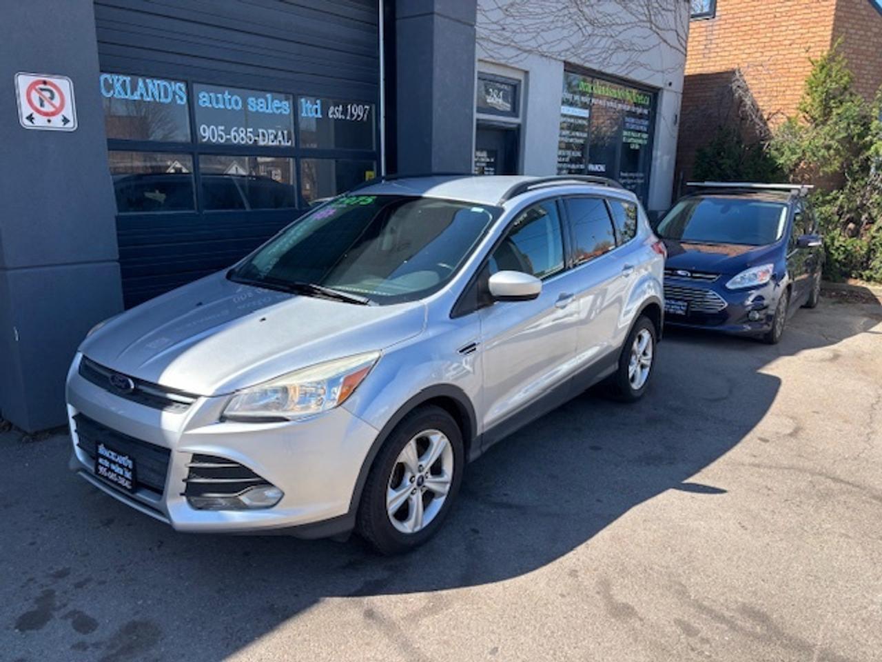 2015 Ford Escape FWD SE,LEATHER, REVERSE CAM, ECONOMICAL!! Photo