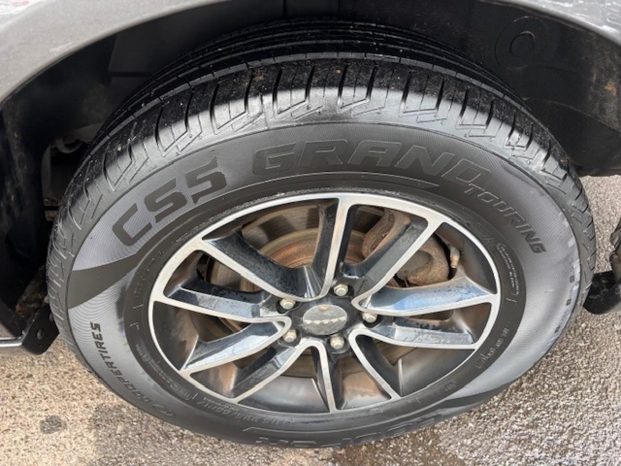 2016 Dodge Grand Caravan SXT, LOW KMS, LOCAL TRADE, PEOPLE MOVER!! Photo