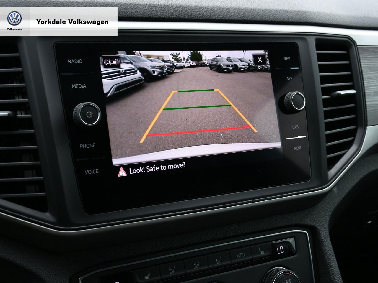 2021 Volkswagen Atlas Cross Sport  Photo