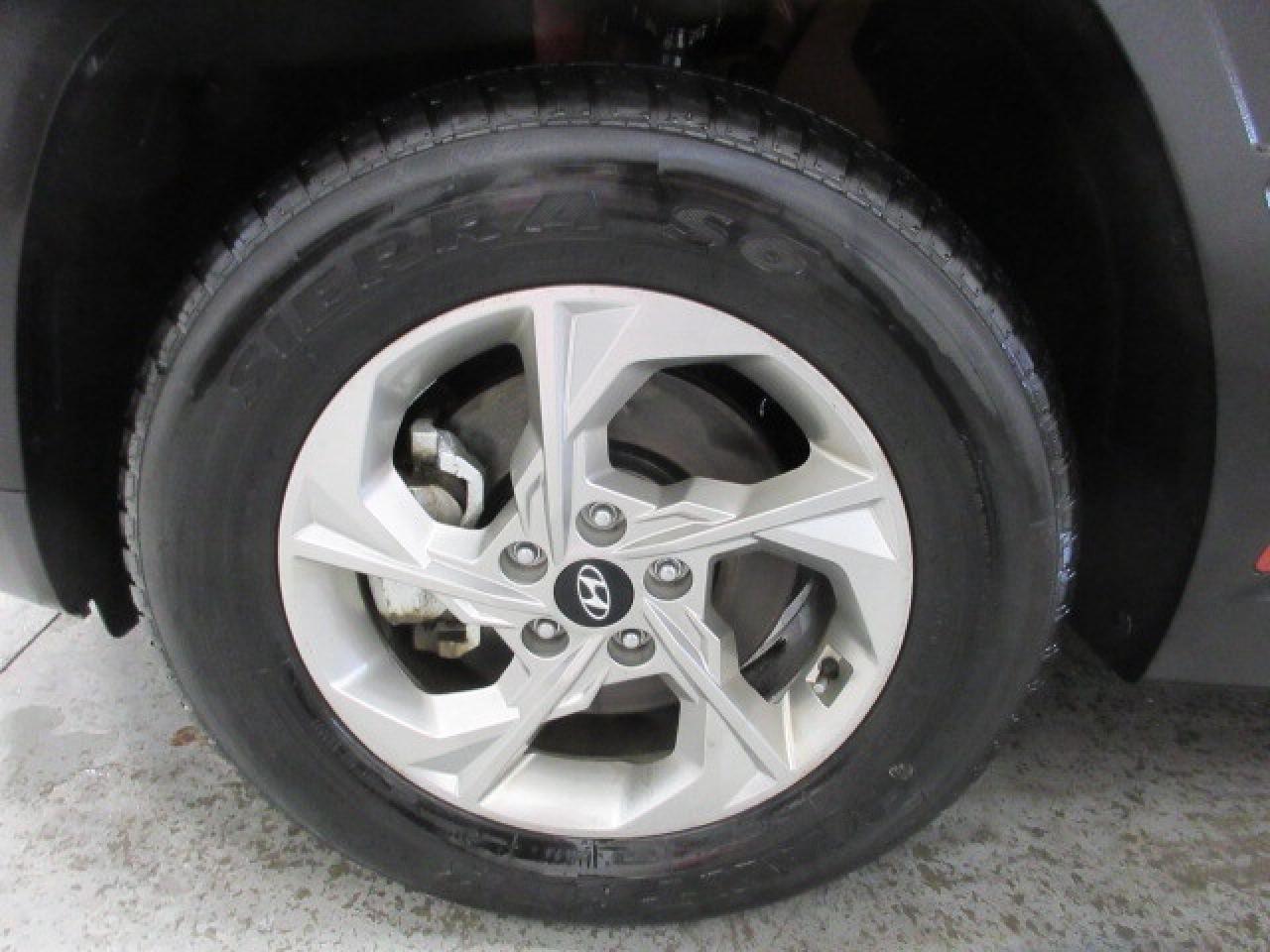 2024 Hyundai Tucson TREND AWD, NAV, ROOF, LEATHER, APPLE/ANDROID, 68K! Photo