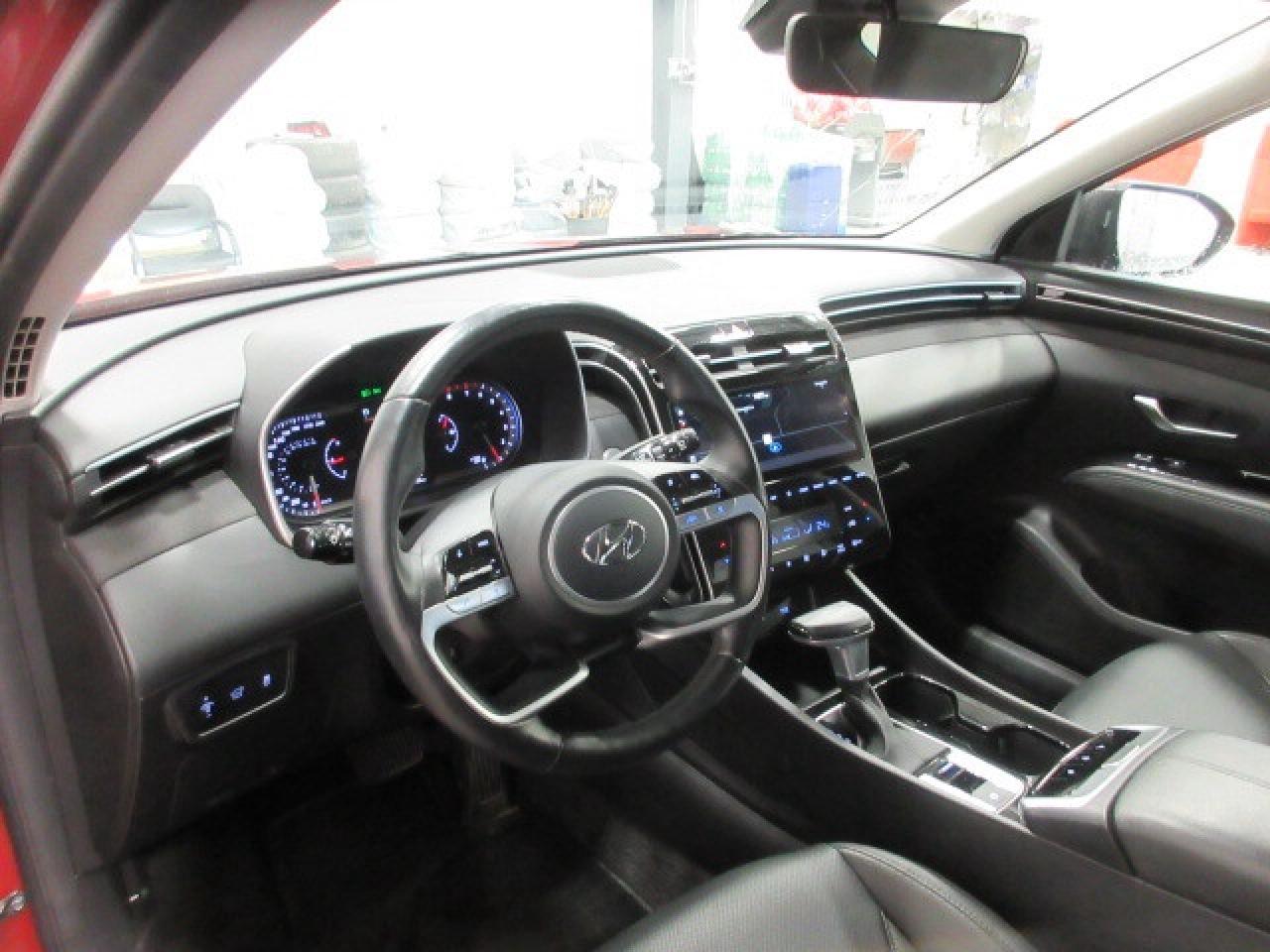 2024 Hyundai Tucson TREND AWD, NAV, ROOF, LEATHER, APPLE/ANDROID, 68K! Photo