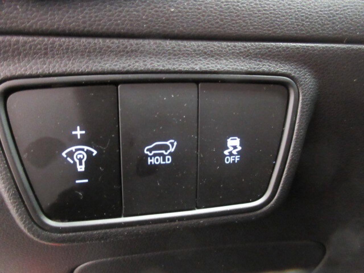 2024 Hyundai Tucson TREND AWD, NAV, ROOF, LEATHER, APPLE/ANDROID, 68K! Photo