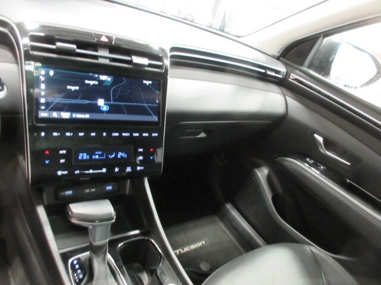2024 Hyundai Tucson TREND AWD, NAV, ROOF, LEATHER, APPLE/ANDROID, 68K! Photo