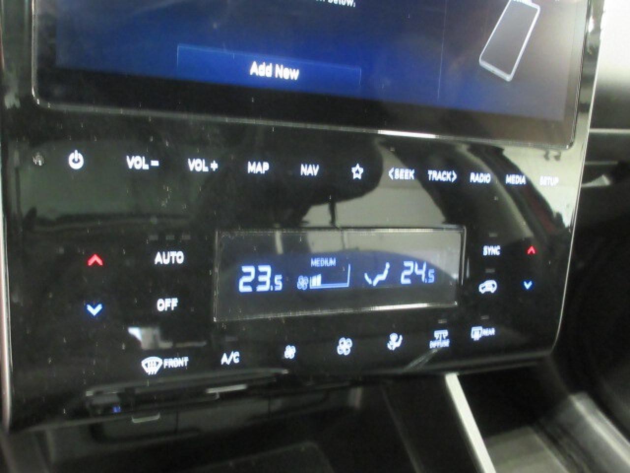 2024 Hyundai Tucson TREND AWD, NAV, ROOF, LEATHER, APPLE/ANDROID, 68K! Photo