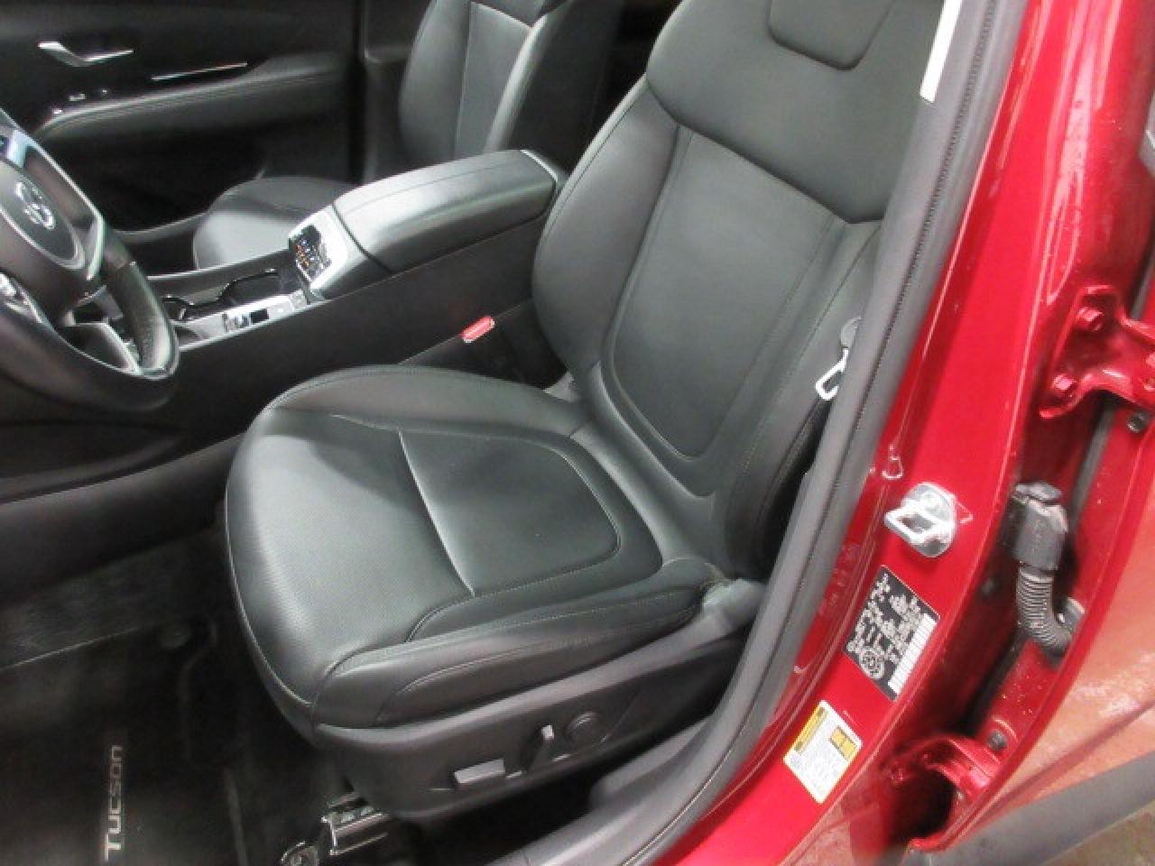 2024 Hyundai Tucson TREND AWD, NAV, ROOF, LEATHER, APPLE/ANDROID, 68K! Photo