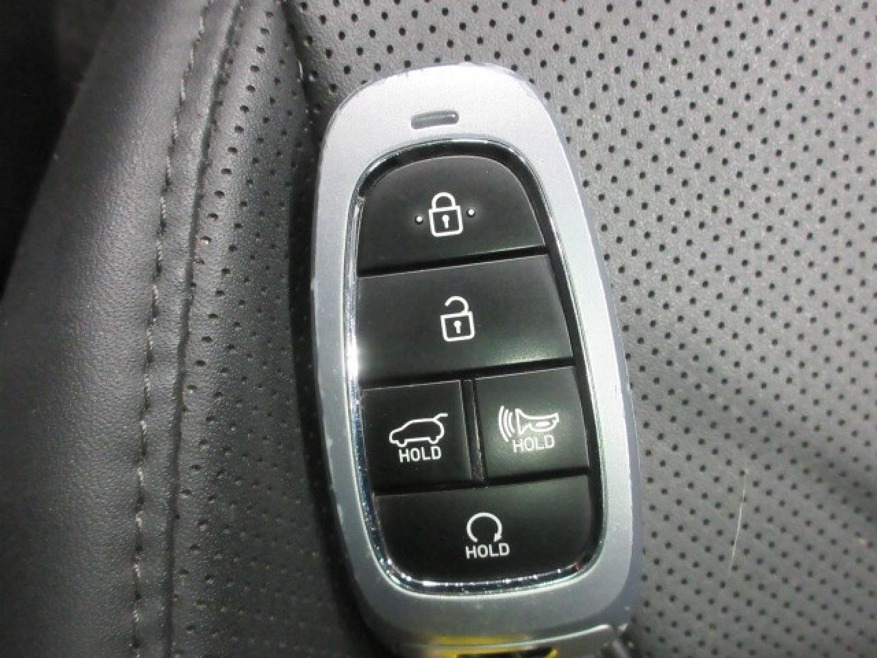 2024 Hyundai Tucson TREND AWD, NAV, ROOF, LEATHER, APPLE/ANDROID, 68K! Photo