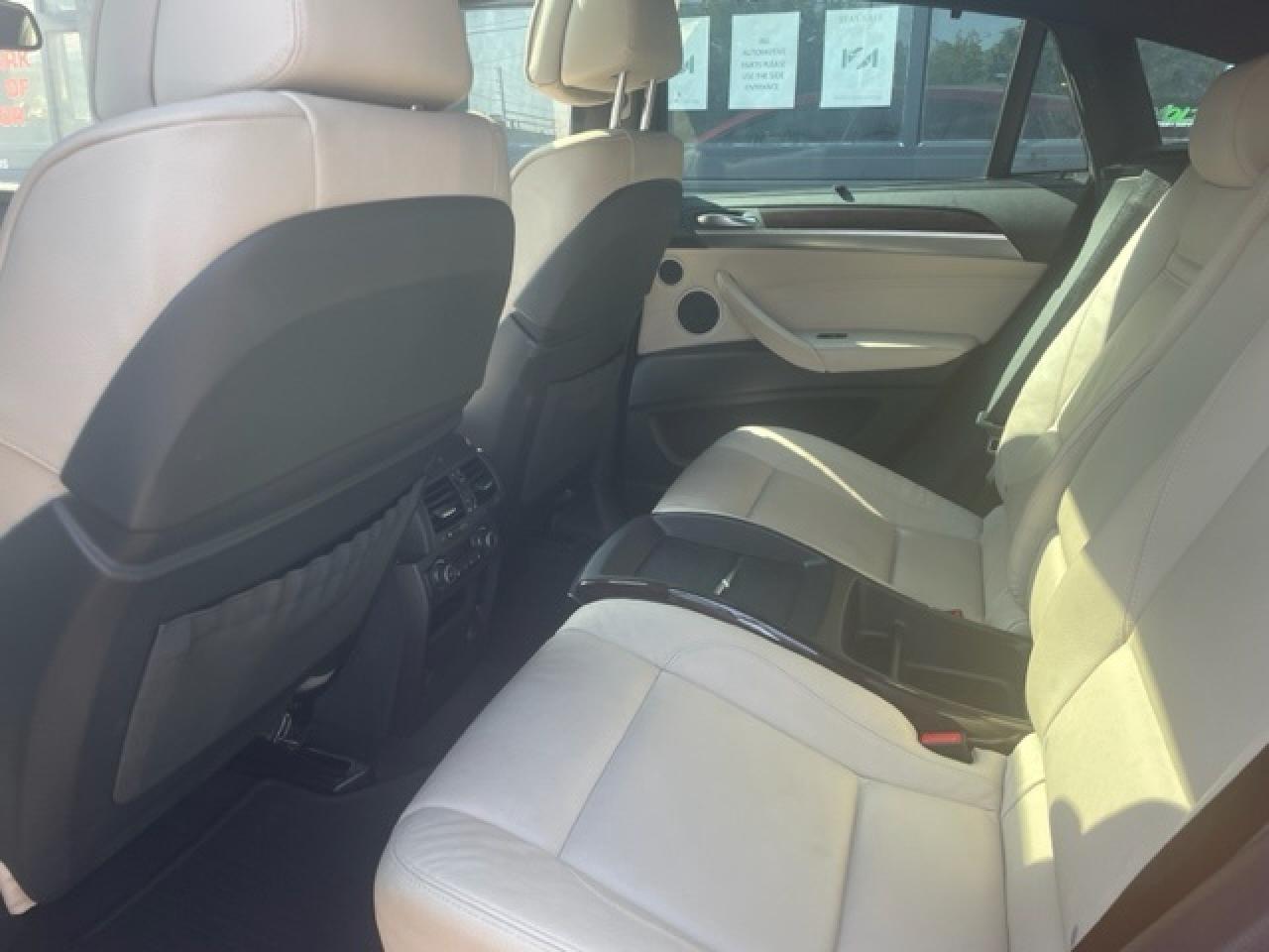 2011 BMW X6 AWD 50i, BEAUTIFUL MACHINE, FULLY LOADED!! Photo3