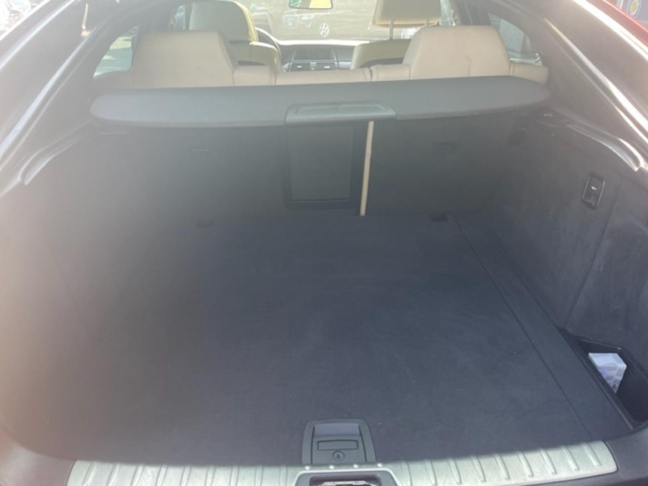 2011 BMW X6 AWD 50i, BEAUTIFUL MACHINE, FULLY LOADED!! Photo