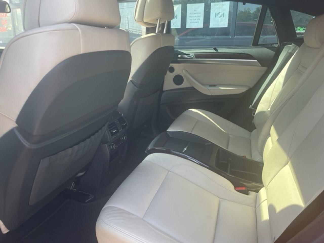 2011 BMW X6 AWD 50i, BEAUTIFUL MACHINE, FULLY LOADED!! Photo