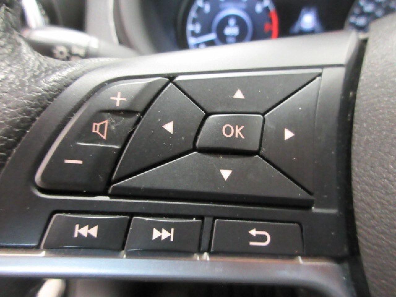 2024 Nissan Kicks SV AUTO, A/C, HTD. SEATS, APPLE/ANDROID, 50K! Photo