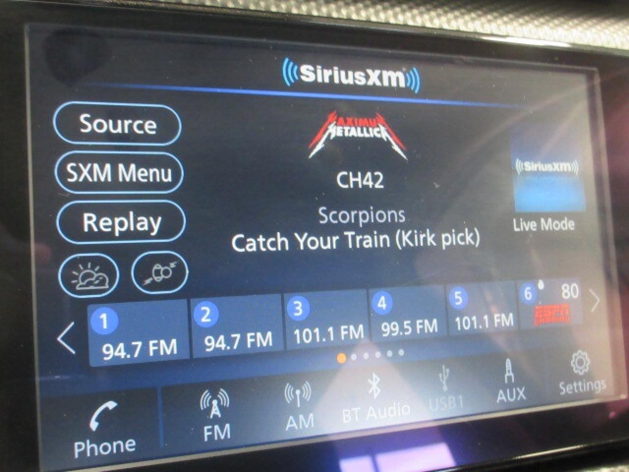 2024 Nissan Kicks SV AUTO, A/C, HTD. SEATS, APPLE/ANDROID, 50K! Photo