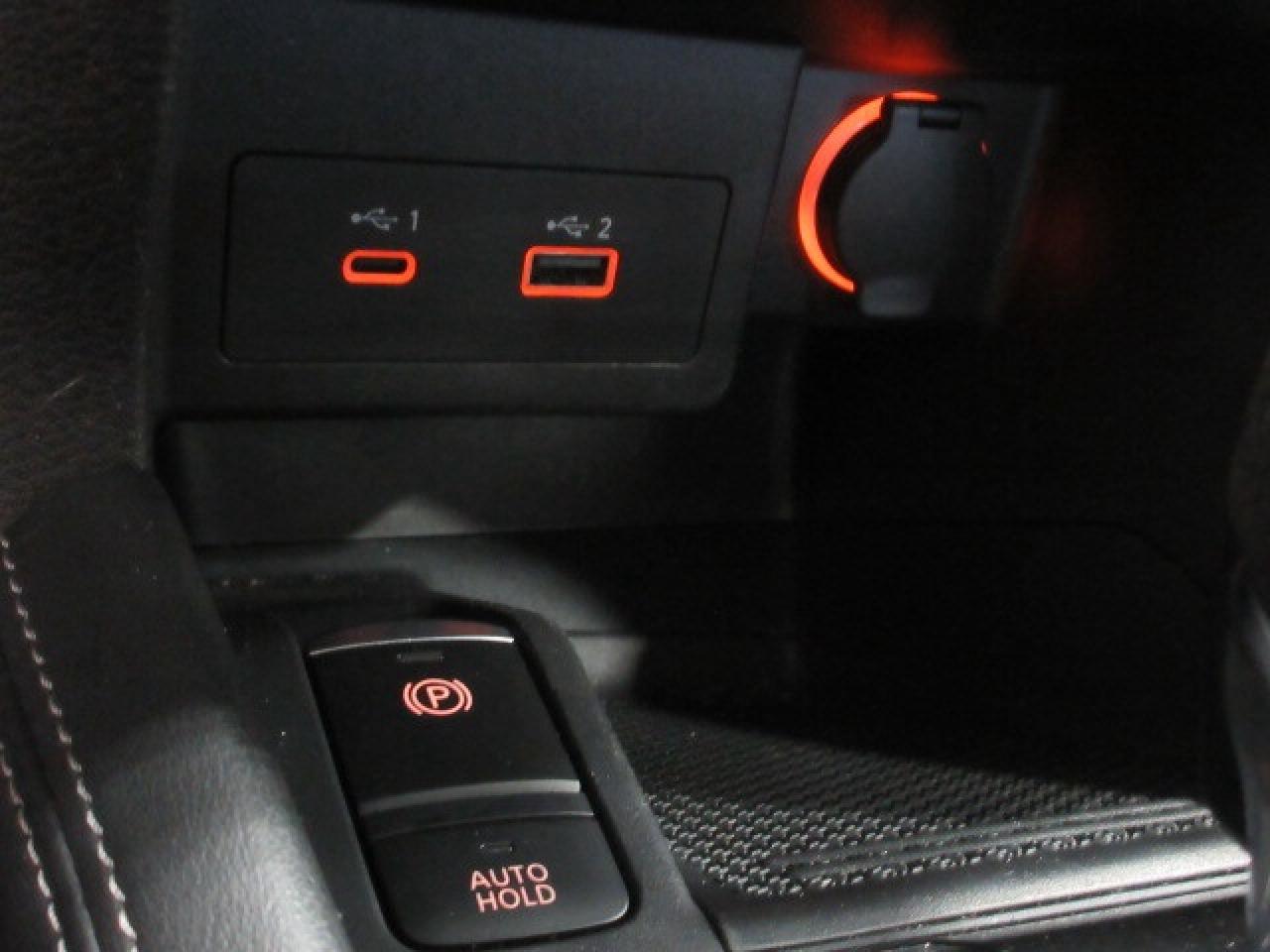 2024 Nissan Kicks SV AUTO, A/C, HTD. SEATS, APPLE/ANDROID, 50K! Photo