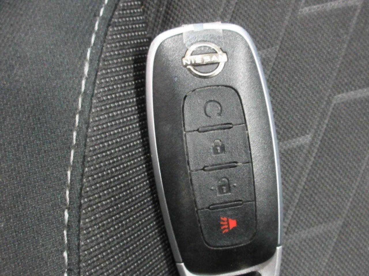 2024 Nissan Kicks SV AUTO, A/C, HTD. SEATS, APPLE/ANDROID, 50K! Photo